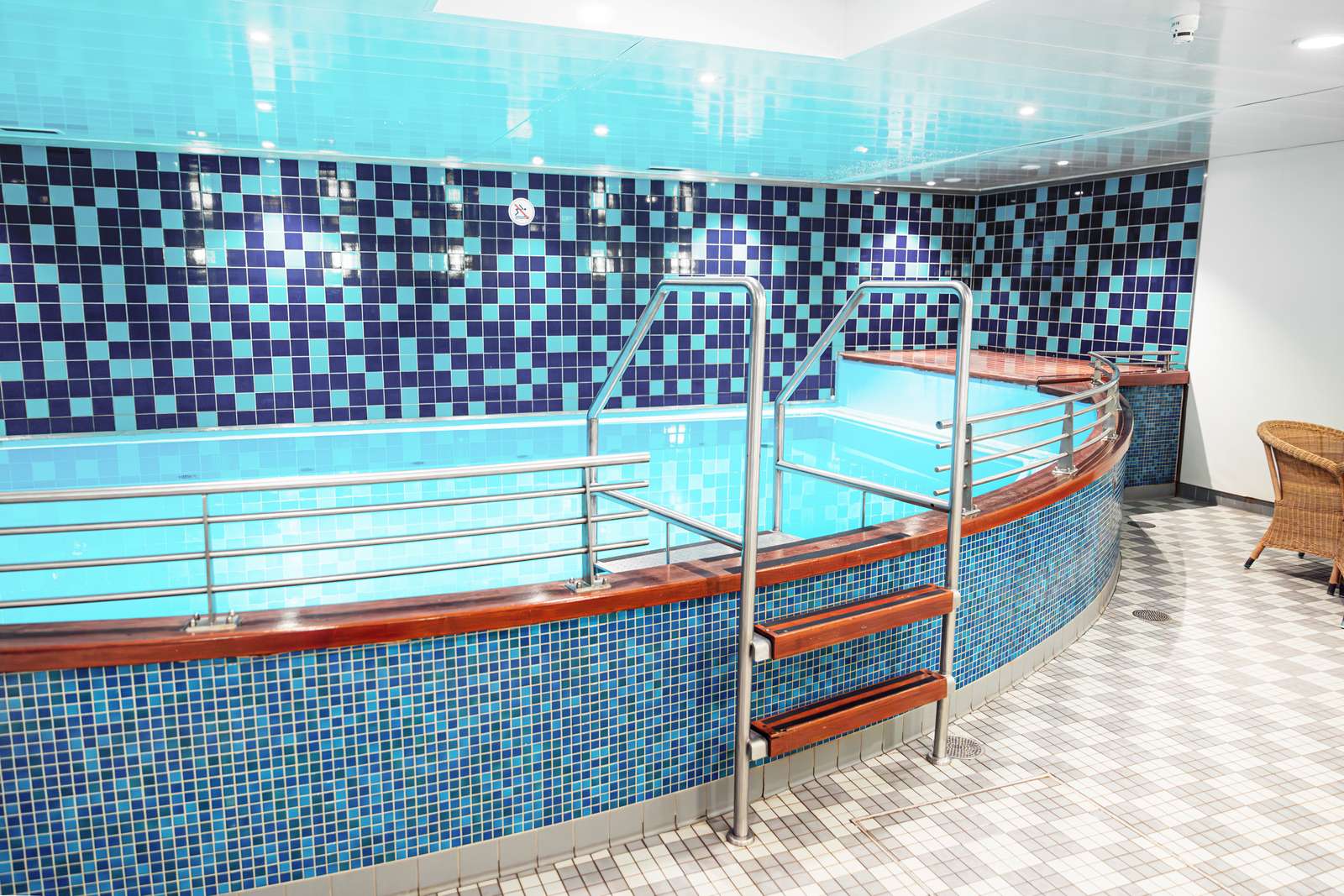 _QQL9305-Enhanced-NR-1600px